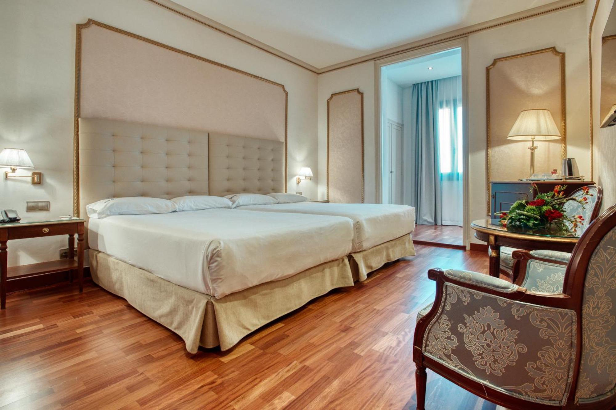 Hotel Roger De Lluria — Photos 3